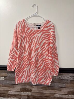 GAP Coral and White Striped Animal-Pattern Sweater Size Large